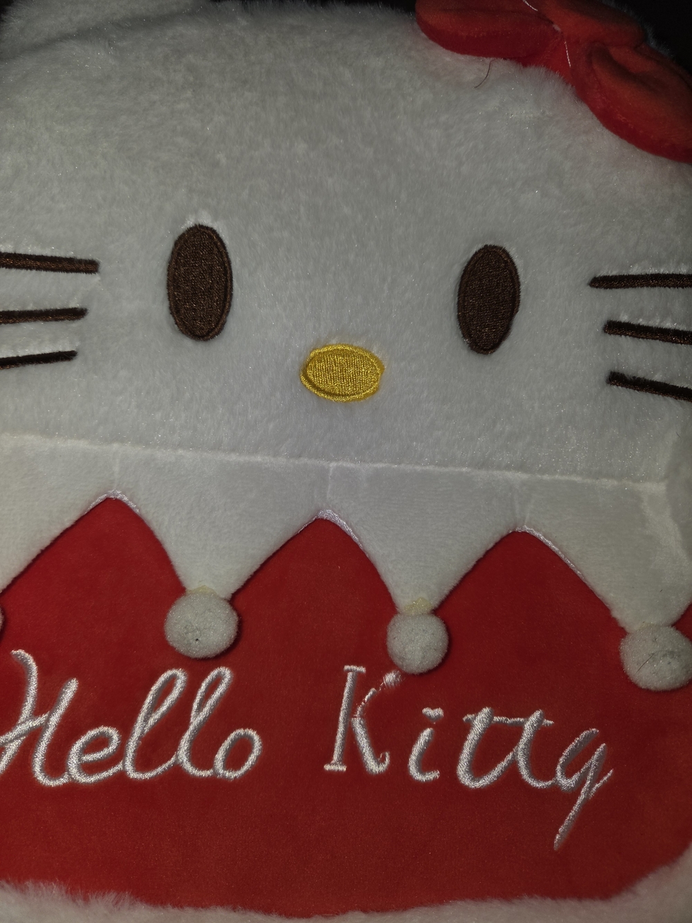 Hello Kitty Kids White & Red‎ Plush Backpack - Picture 12 of 15
